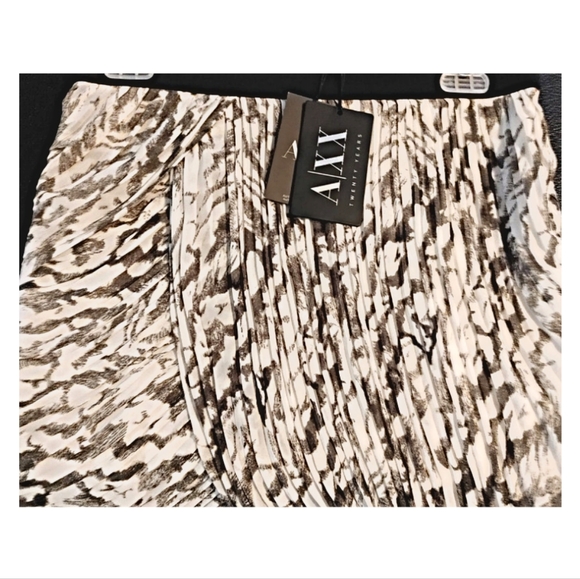 NWT Armani Exchange skirt Size 2 - Picture 6 of 10